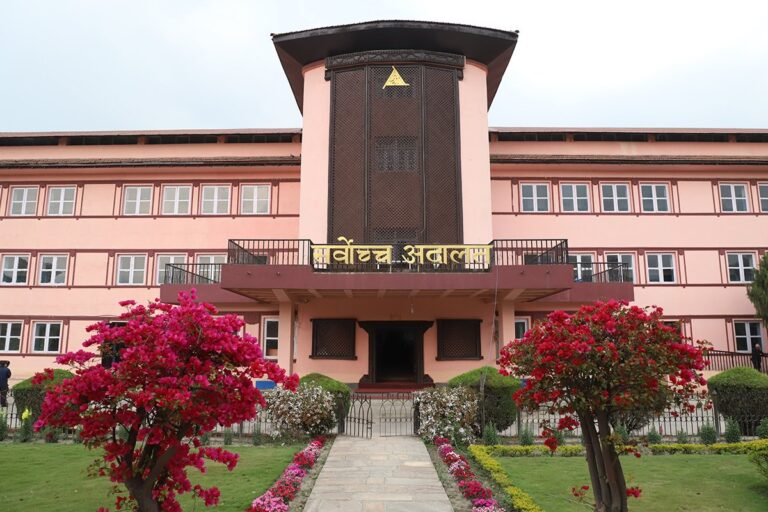 सार्वजनिक यातायात बन्दको विरोधमा सर्वोच्चमा मुद्धा दायर, बुधबार सुनुवाई